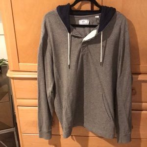 Large Gray Southern Tide hoodie